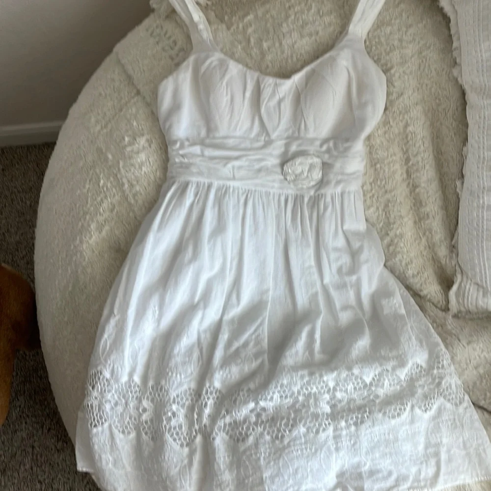 Dress size 9 but fits small - Picture 1 of 4